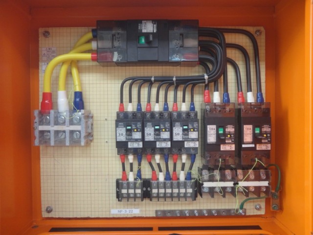 発電機と家の分電盤をつなぐ変圧器1.0KVA単相2線式AC100V→単相3線式